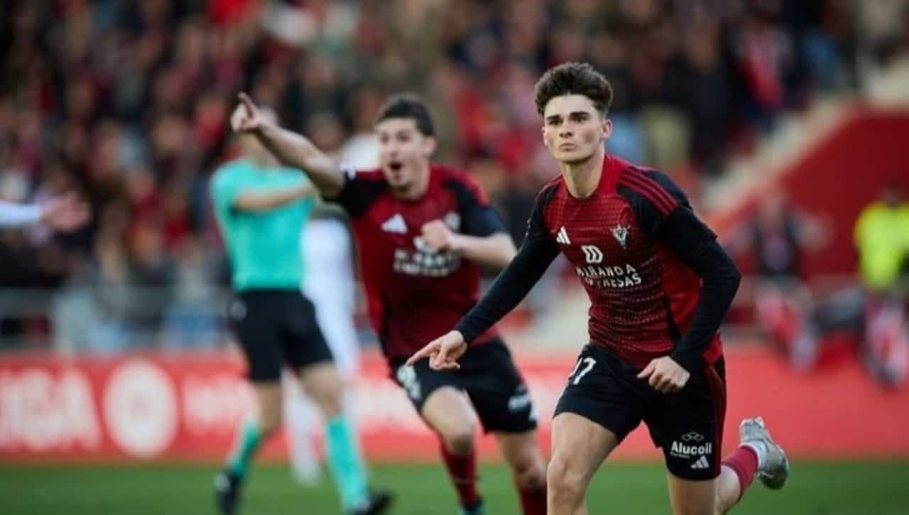 El Girona tiene delantero hasta 2029