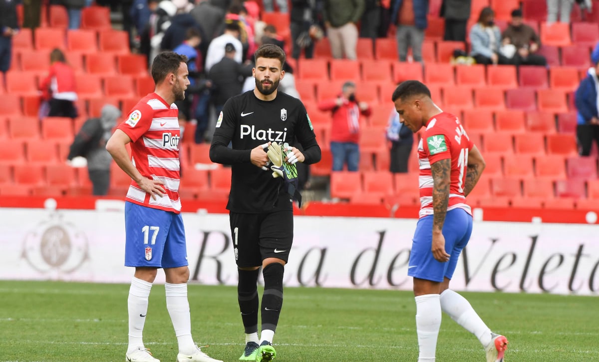 El cruel castigo al ex del Granada Luís Maximiano en la Lazio