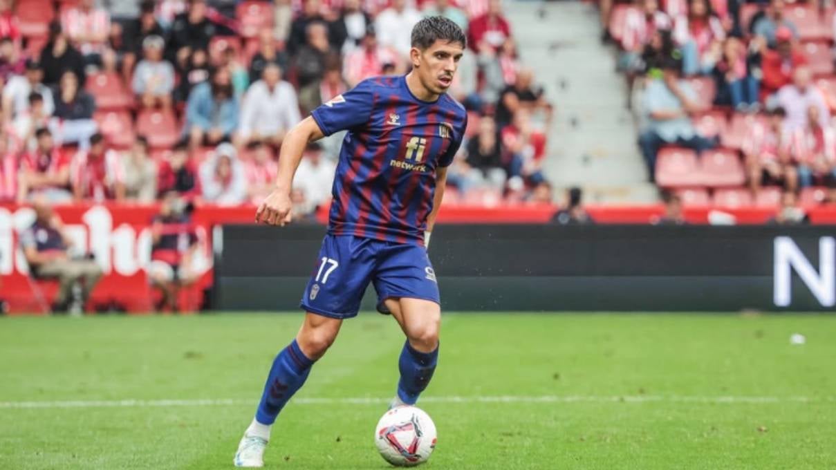 Valencia y Levante pelean por una de las revelaciones de Segunda