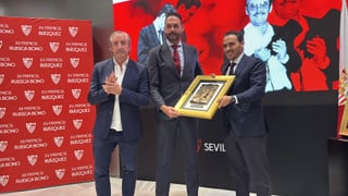 El homenaje del Sevilla al periodismo con los Premios Blázquez y Ruesga Bono