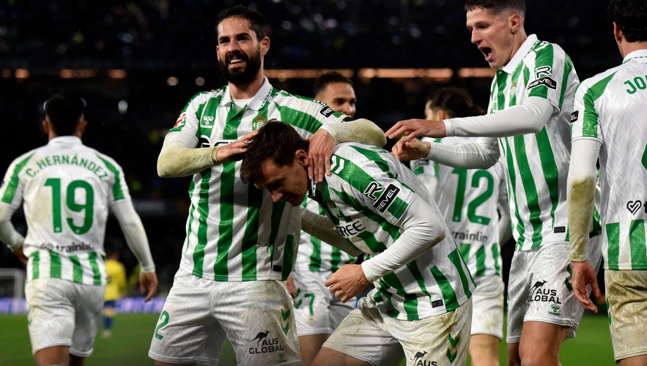 La afición quiere a Isco Alarcón y a Diego Llorente en La Roja