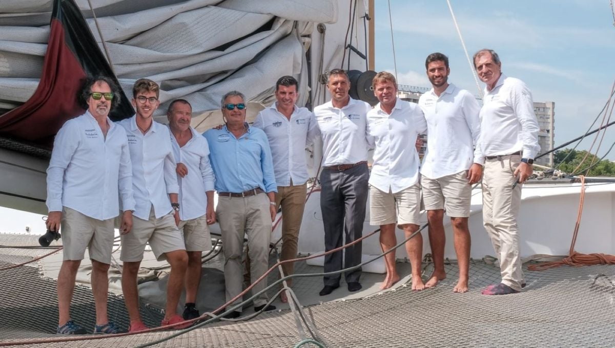 El navegante español Alex Pella presenta en Sevilla el primer desafío del Trofeo Oceánico Elcano
