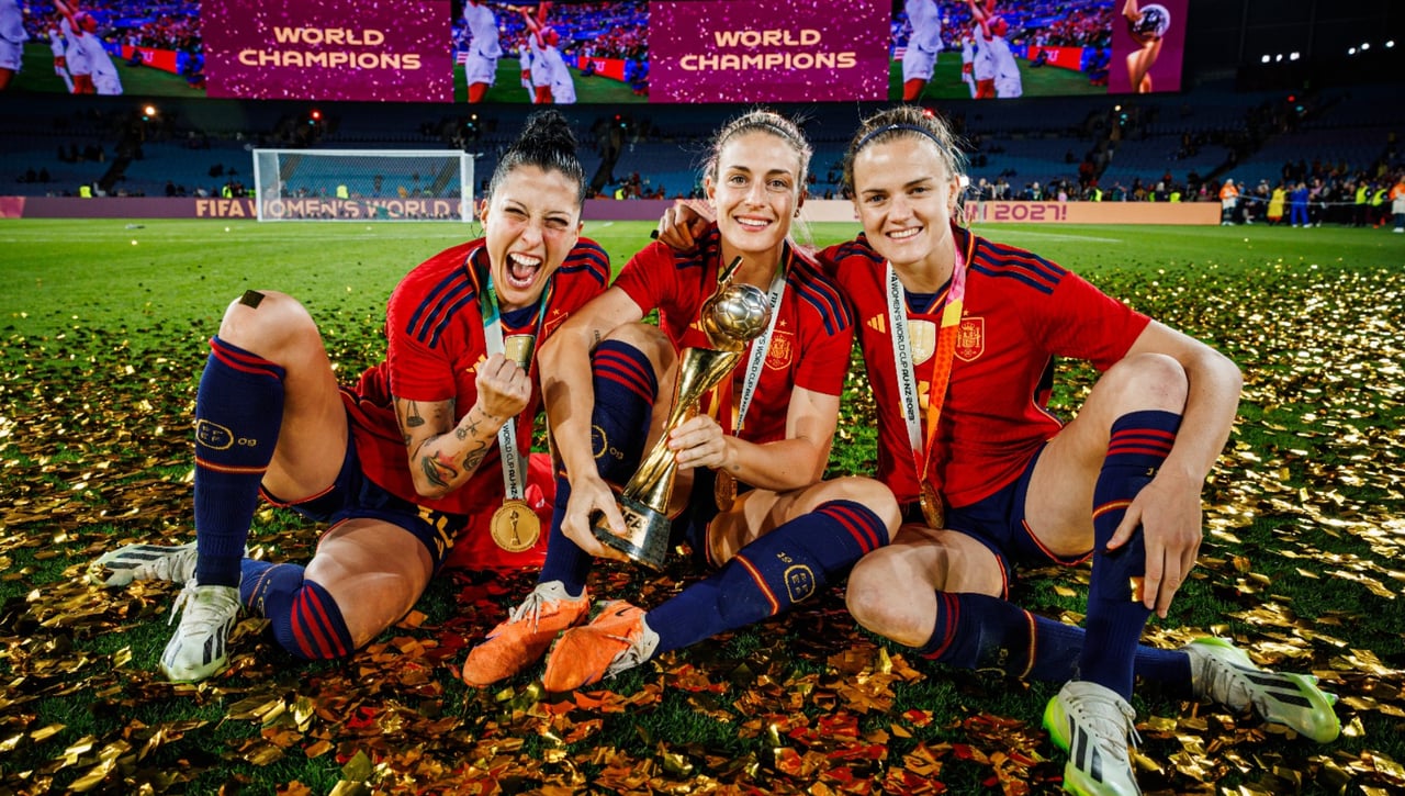 Alexia Putellas supera a Jenni Hermoso y hace historia