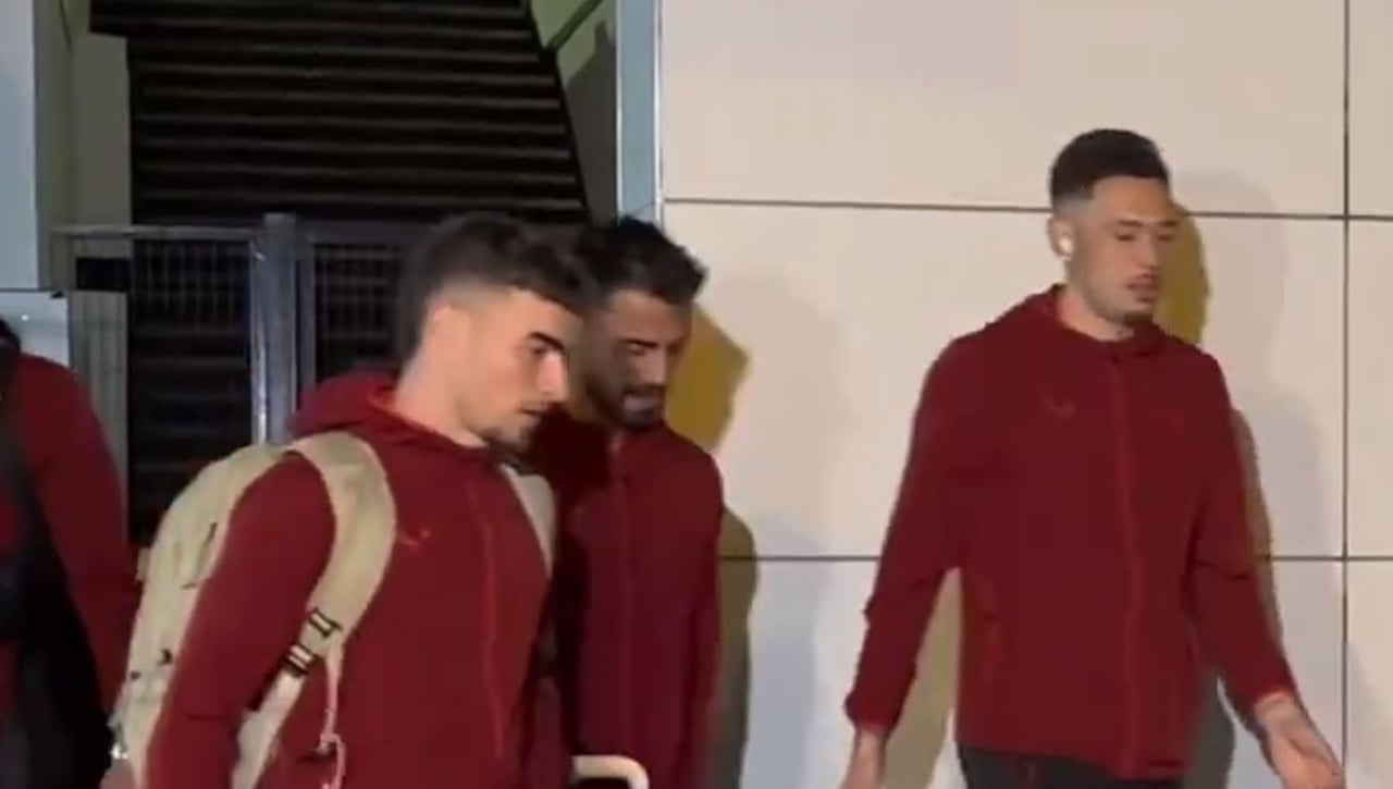 Así fue la llegada del Sevilla tras la eliminación en Copa del Rey