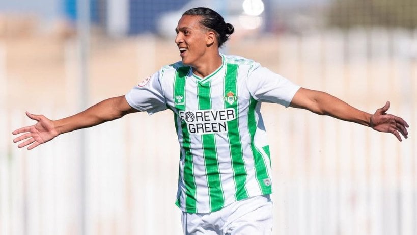 La salida de la perla de la cantera del Betis toma forma: tres clubes de Segunda se posicionan