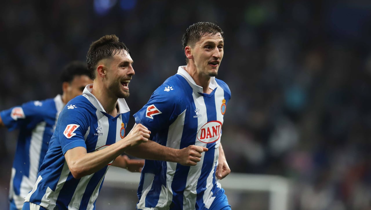 Marash Kumbulla, en el aire