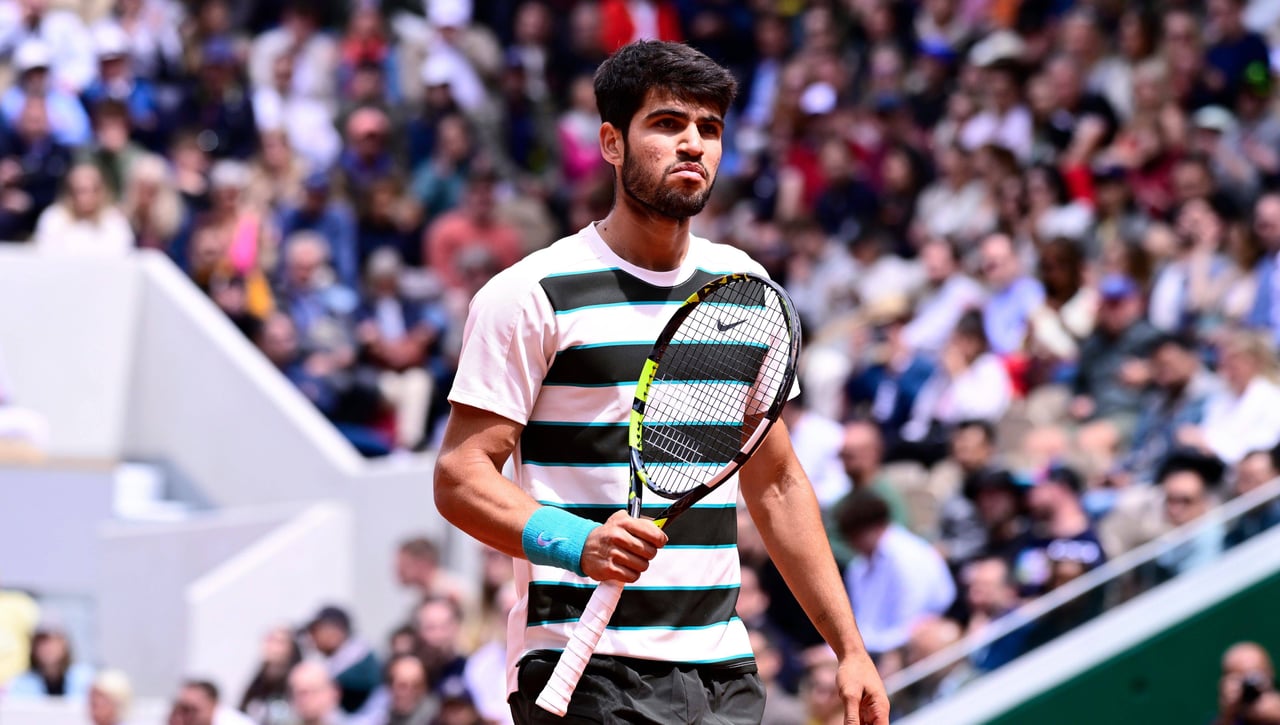 Carlos Alcaraz ya mete miedo en Roland Garros 