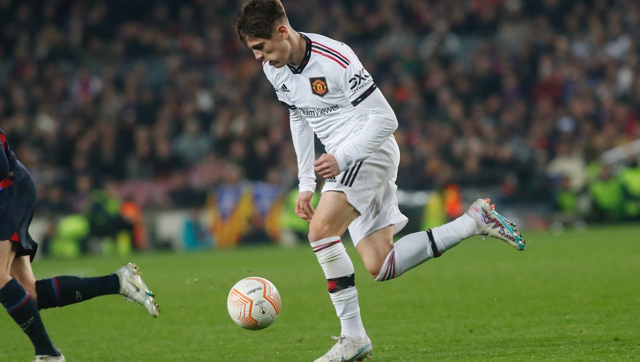 A Qatar le sale un duro competidor por el Manchester United