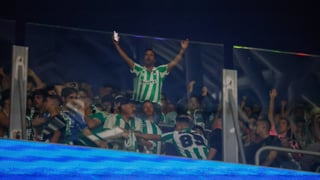 Un ex presidente media en la única trifulca entre 'pericos' y béticos