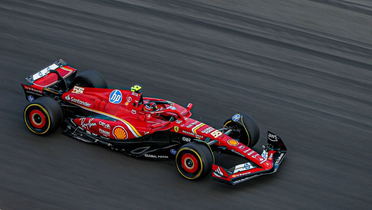 Carlos Sainz se choca contra un muro
