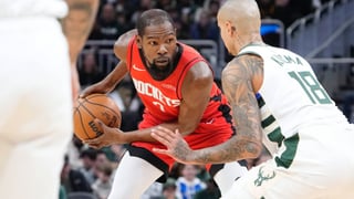 Houston Rockets presenta su candidatura en casa de Giannis Antetokounmpo