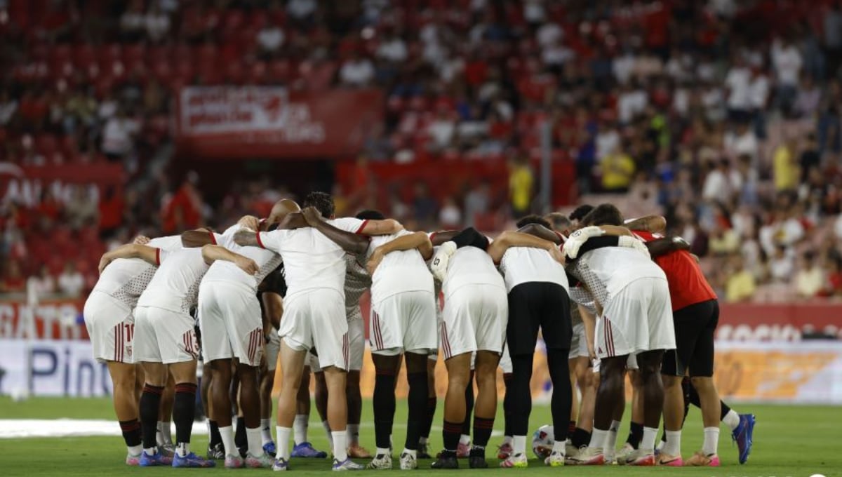 Alerta amarilla en el Sevilla: las tarjetas, un handicap añadido para Almeyda