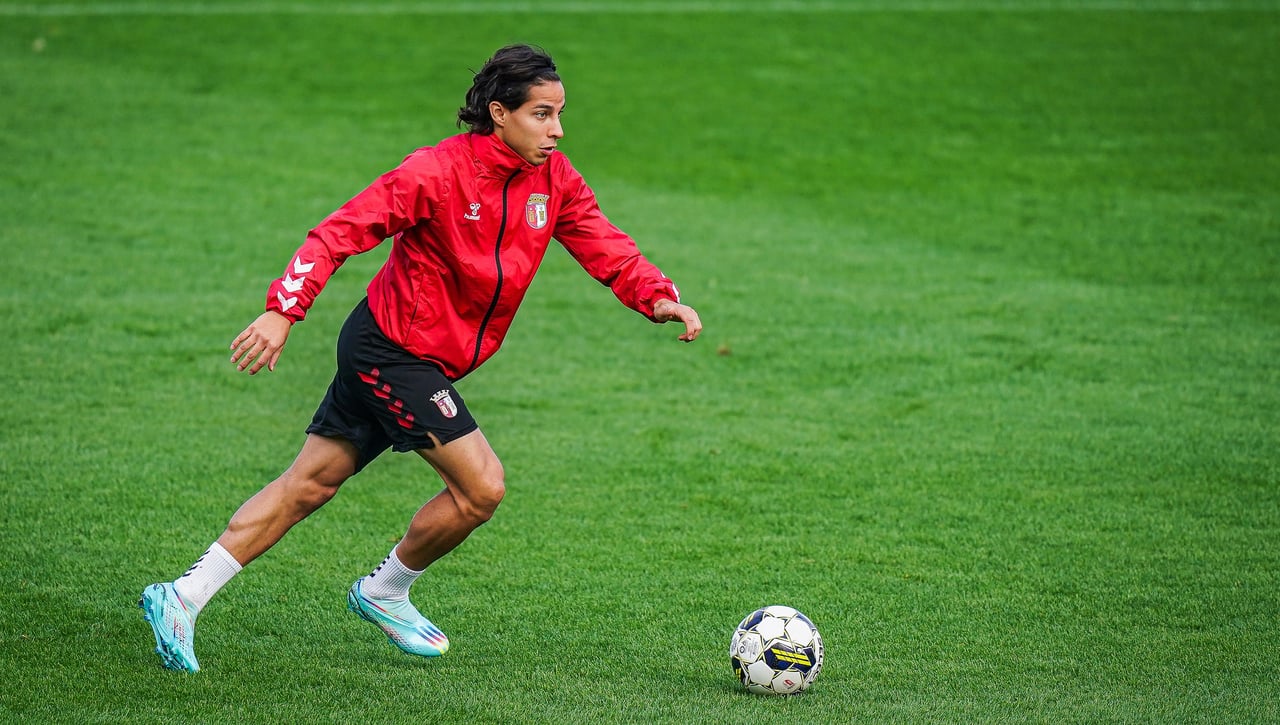 Un parecido de Lainez con Messi que preocupa a todos