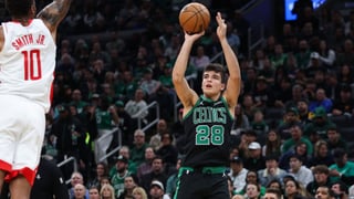 Hugo González, sin protagonismo en los Celtics y Jordi Fernández se lleva la segunda alegría