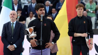 Sinner se rinde ante un Alcaraz que le piropea