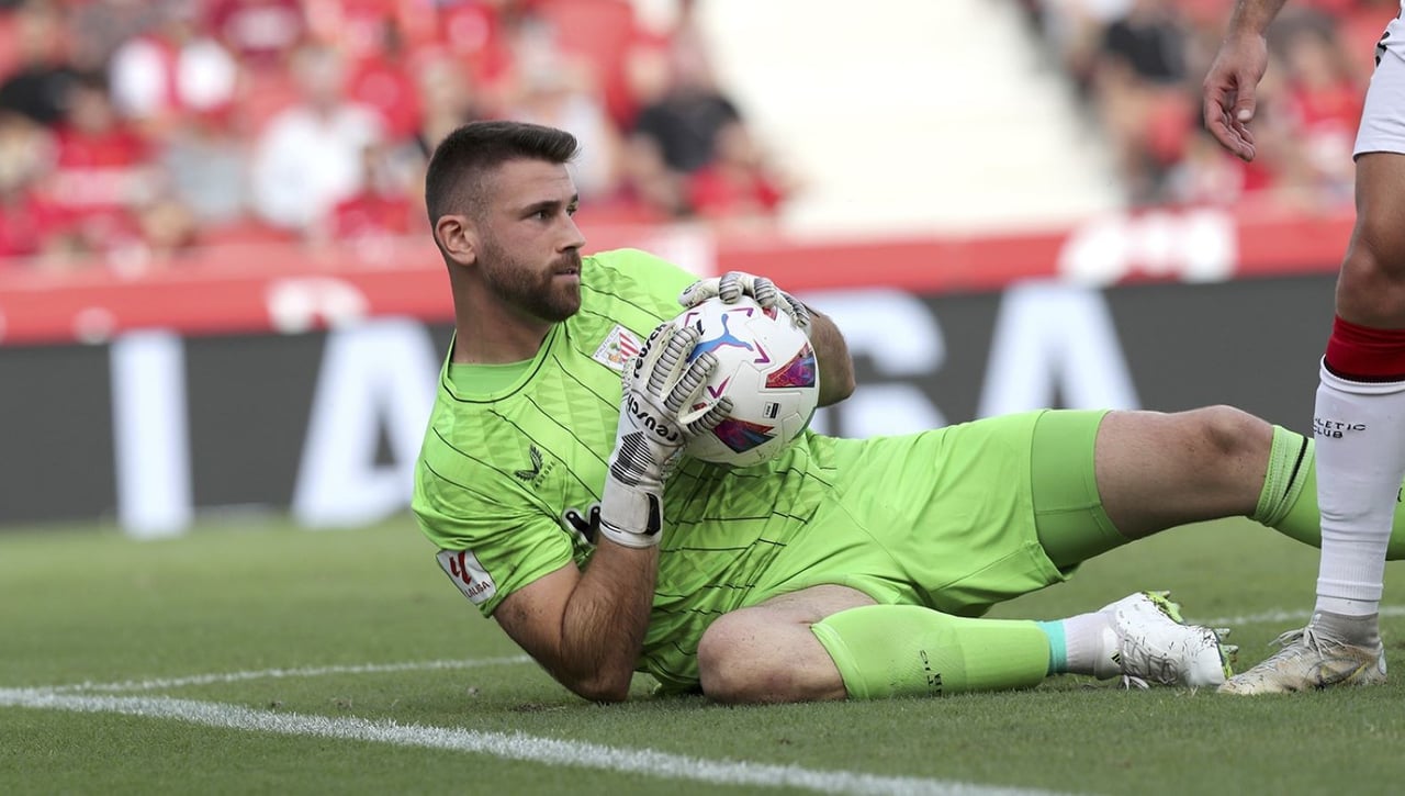 Unai Simón hace dudar la idea de Ernesto Valverde