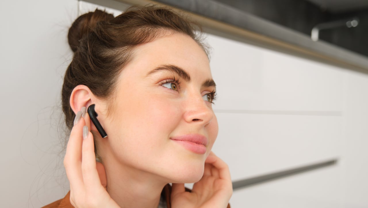 Si tus auriculares bluetooth son de estas marcas, tu privacidad está en serio peligro