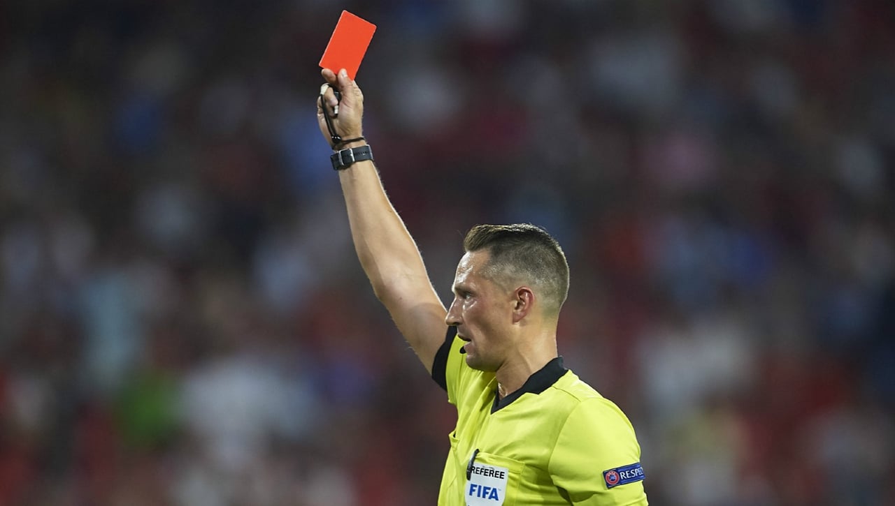 Al Real Betis lo dirigirá un árbitro clave en la historia del Sevilla FC