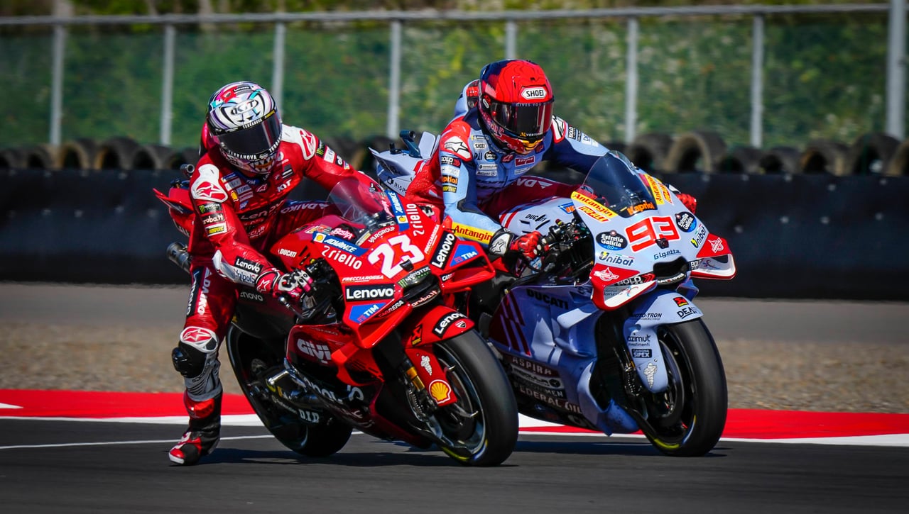 La organización se la lía a Marc Márquez