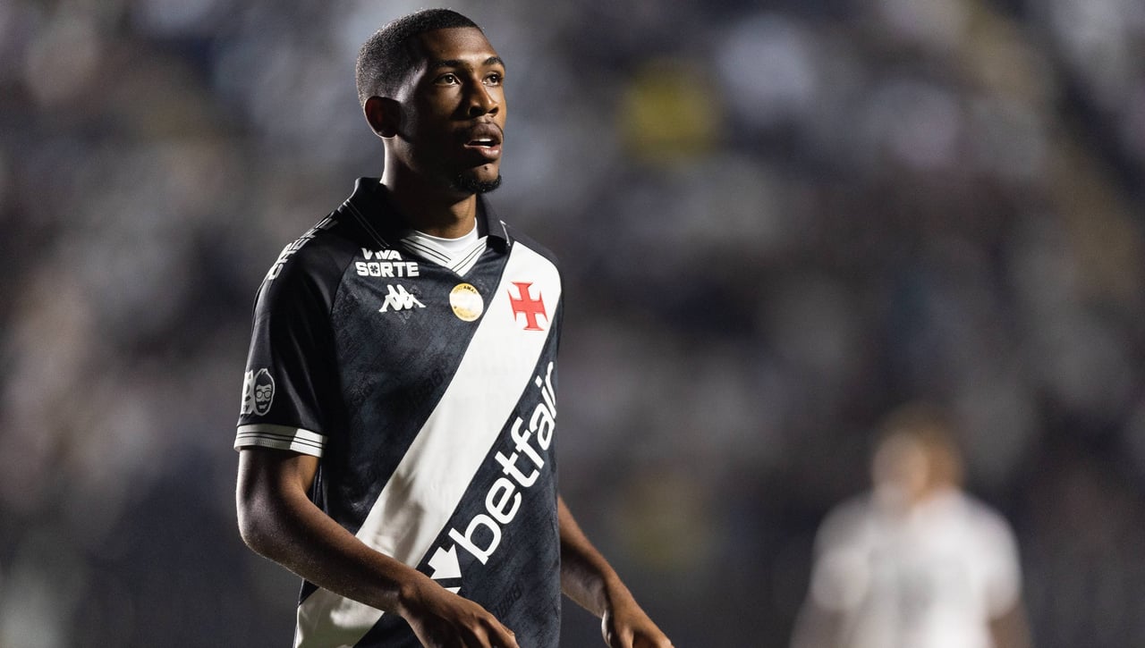 Vinculan al carísimo Rayan para una demarcación con 'overbooking'