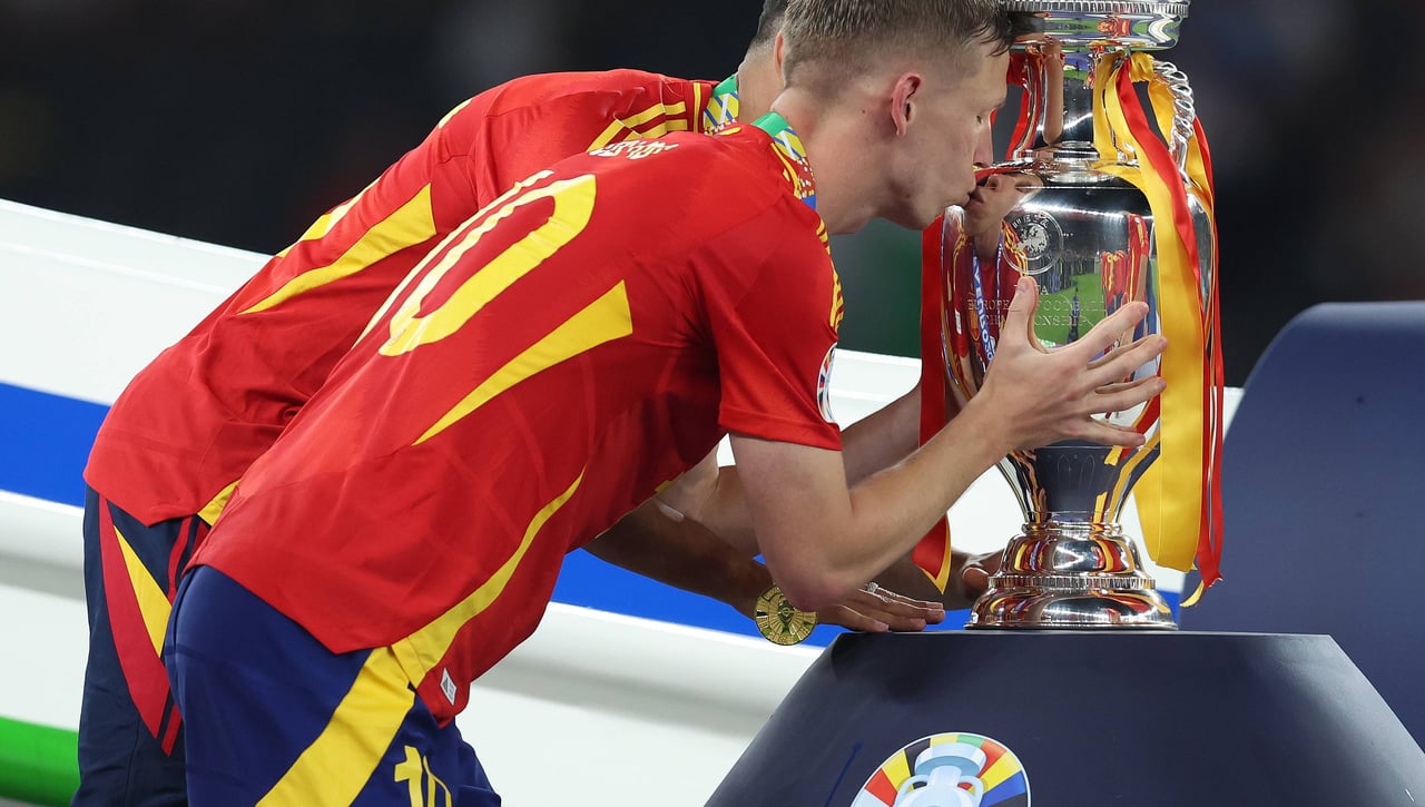 Dani Olmo, pendiente del Barça 