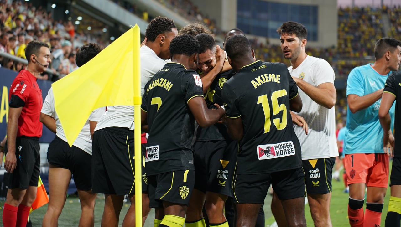 A Sergio González le sobra un despiste y Vicente Moreno "casi" se vio con los tres puntos