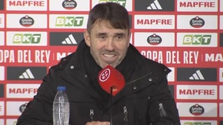 Cal y arena para el Alavés: Coudet, muy preocupado por la lesión de Lucas Boyé en la victoria ante el Sevilla  