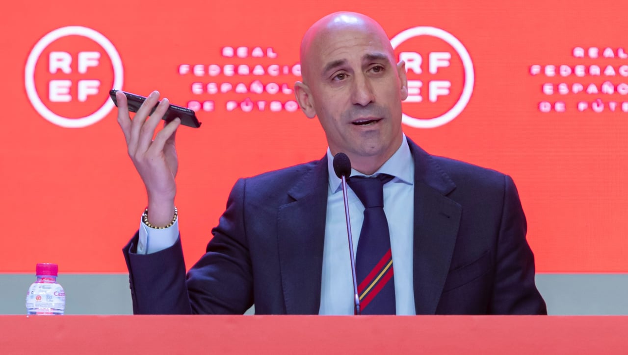 La AFE pide la inhabilitación de Luis Rubiales 