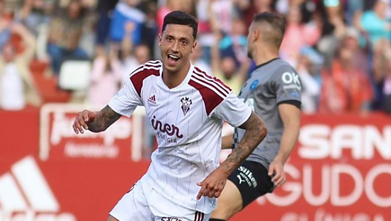 El Zaragoza toma la delantera y el Tenerife pierde sus opciones