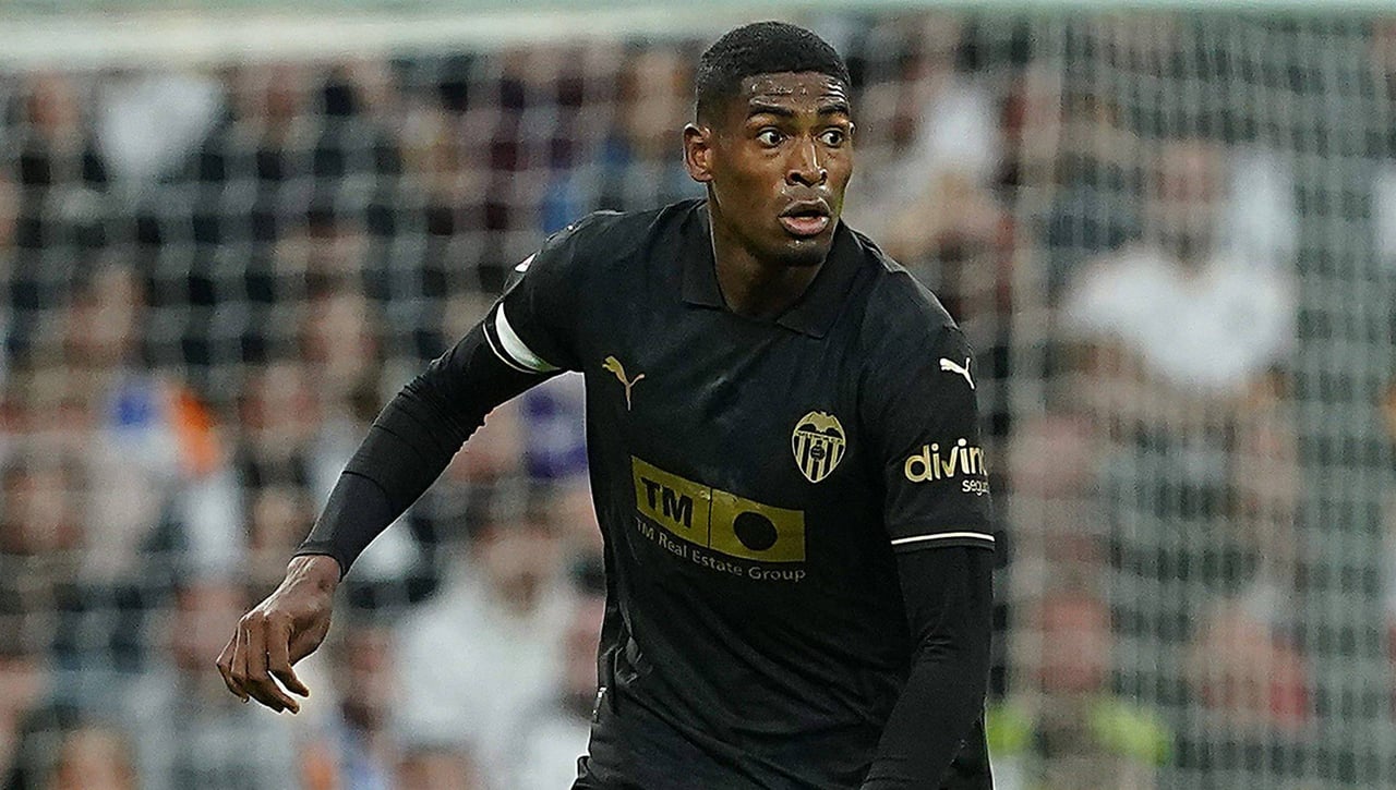 ¡Sigue la polémica! Mosquera ya está con el Arsenal, pero aún es del Valencia