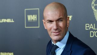 Zidane, sin equipo, rechaza una nueva oferta para entrenar