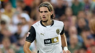 Carlos Corberán deja de contar con Yarek: el central pierde protagonismo