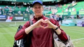 Jannik Sinner da el primer paso hacia la reconquista