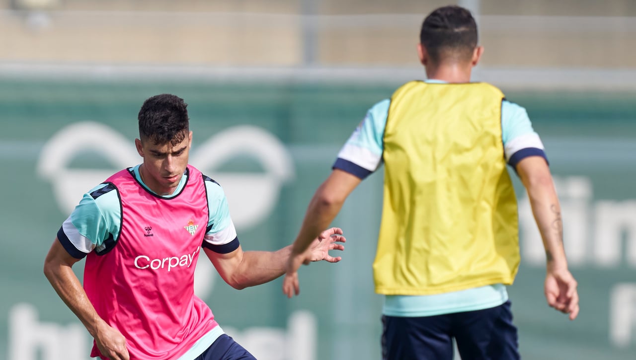 Assane Diao y Riad, dos novedades para Pellegrini en el entrenamiento del Betis