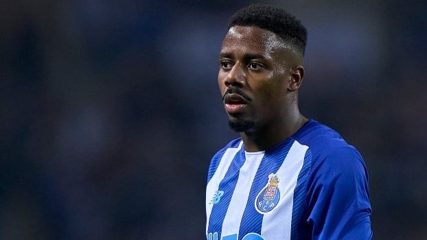 Consigue el fichaje de Manafá