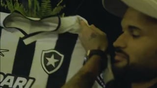 Willian José, con la camiseta del Botafogo de Luiz Henrique