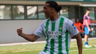 Betis Deportivo 2-0 El Palo: Mensaje de Yanis a Pellegrini para luchar por todo 