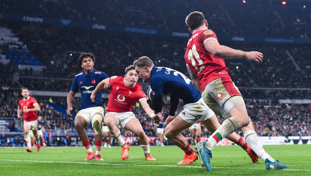 Francia humilla a Gales y desata el pánico en el Seis Naciones 