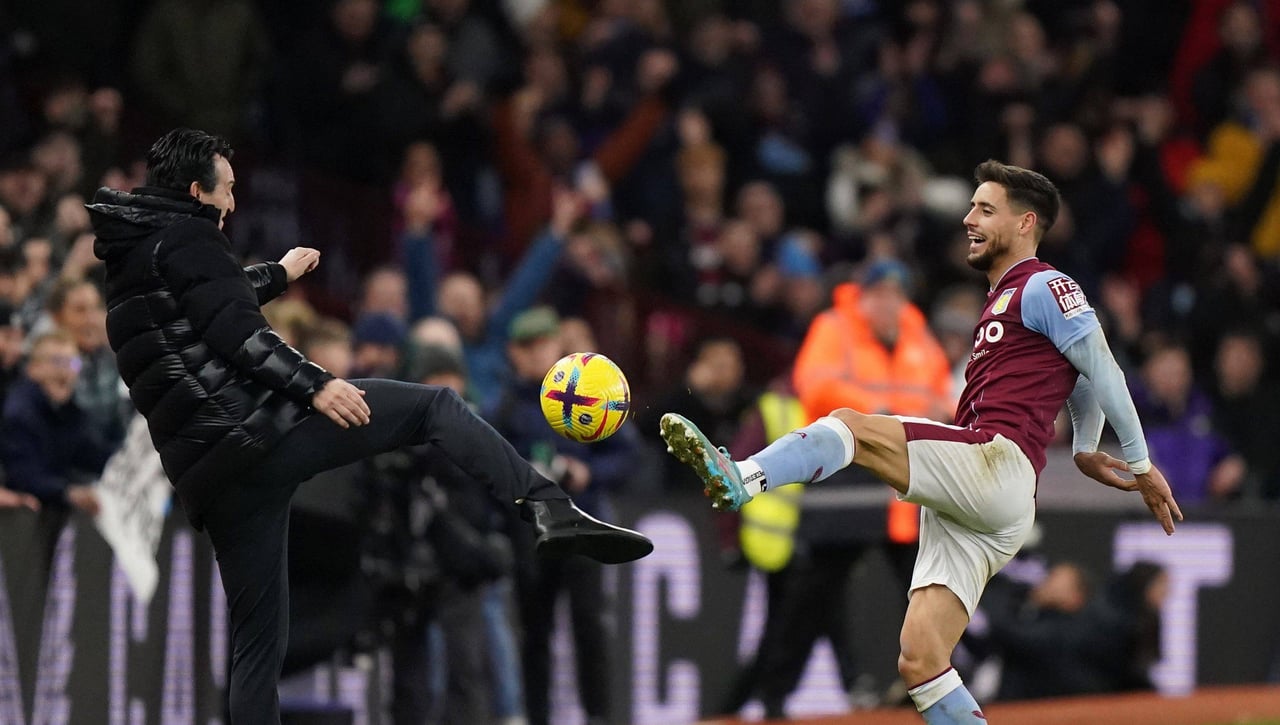 Emery confirma la decisión sobre Álex Moreno