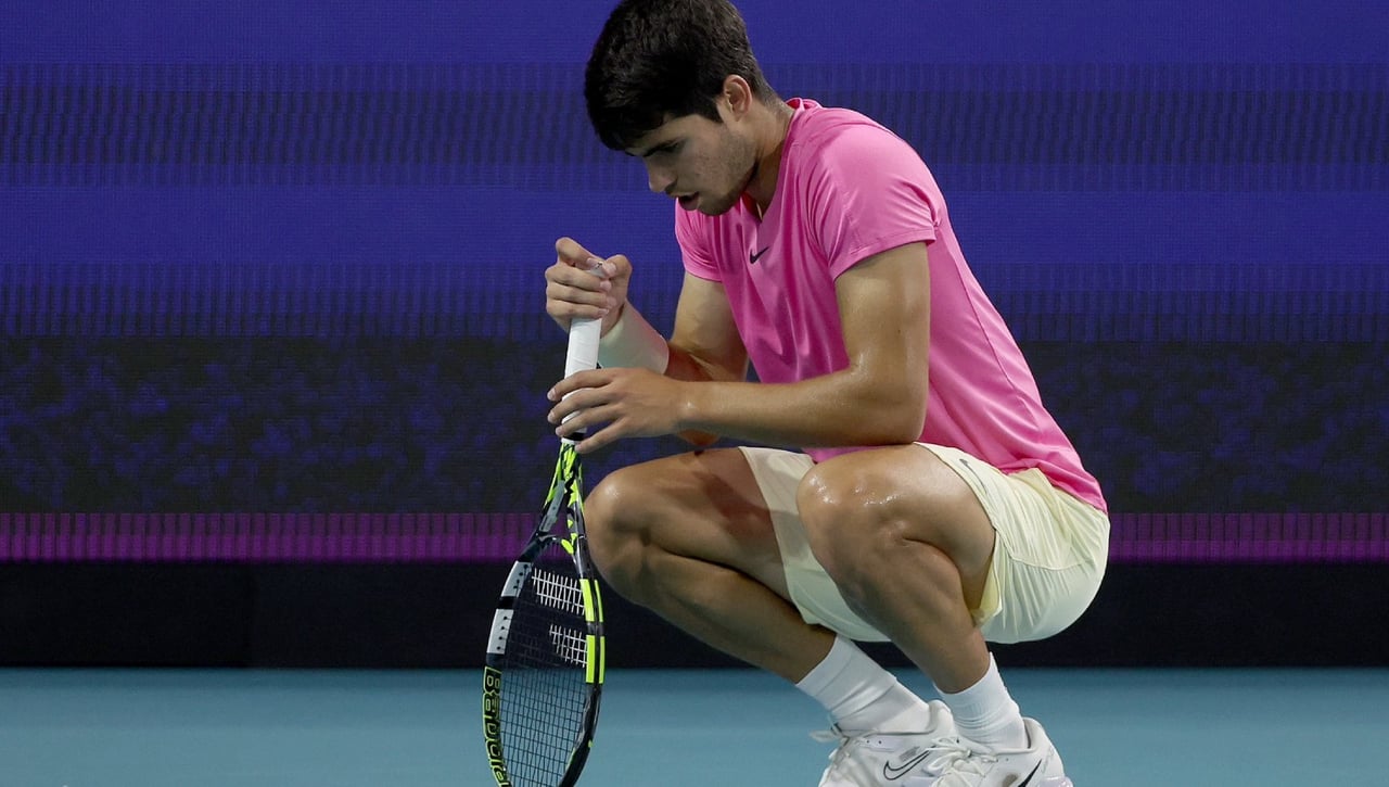 Advertencia a Carlos Alcaraz: "O aprende a dosificarse o a los 22 años irá en muletas"