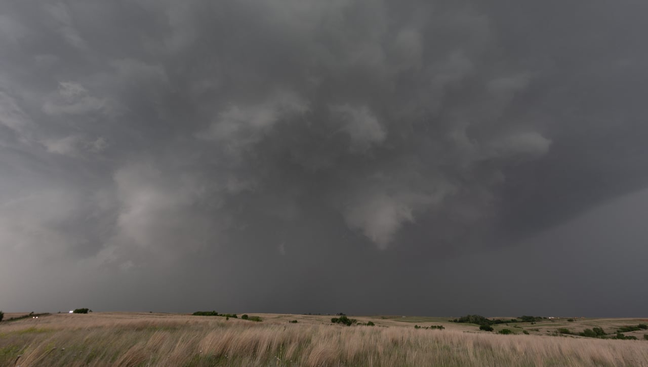 Un tornado deja tres fallecidos en Sevilla