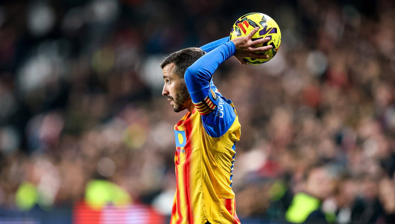 Gayà: "Ser el capitán del Valencia no estaba ni en mis mejores sueños, veía a Albelda y se me ponía la piel de punta"