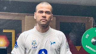 Dani Alves sorprende con el Tenerife
