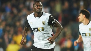 Umar Sadiq aterriza para firmar por el Valencia: los detalles de la operación con la Real Sociedad