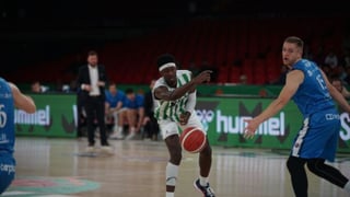 El Betis apaga el fuego a tiempo