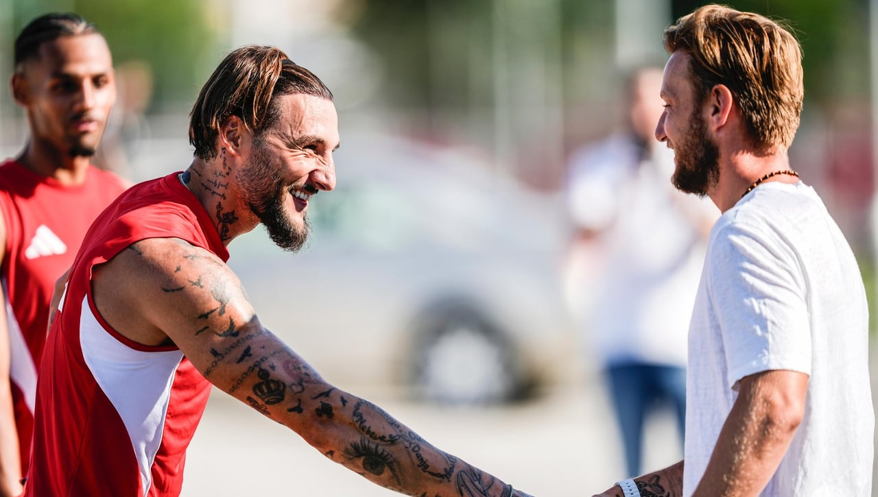Rakitic y Agoumé, protagonistas de una nueva jornada de trabajo en blanquirrojo