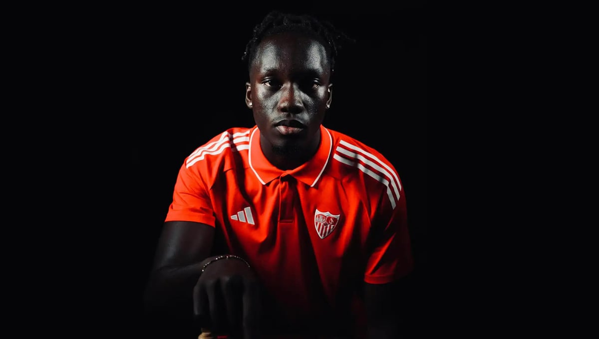 Seis anuncios oficiales del Sevilla de una tacada: tres fichajes, la venta de Lukébakio y dos renovaciones