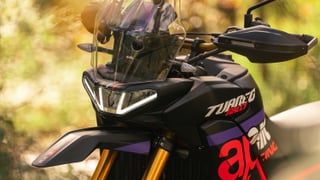 La Aprilia Tuareg Rally deslumbra en Sevilla