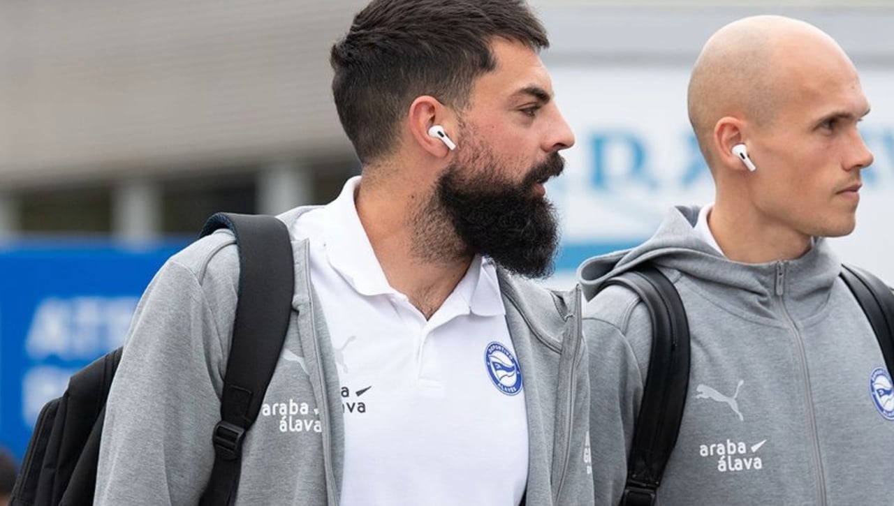 Kike García y Thomas Conechny vuelven a desbancar a Asier Villalibre en la delantera del Alavés