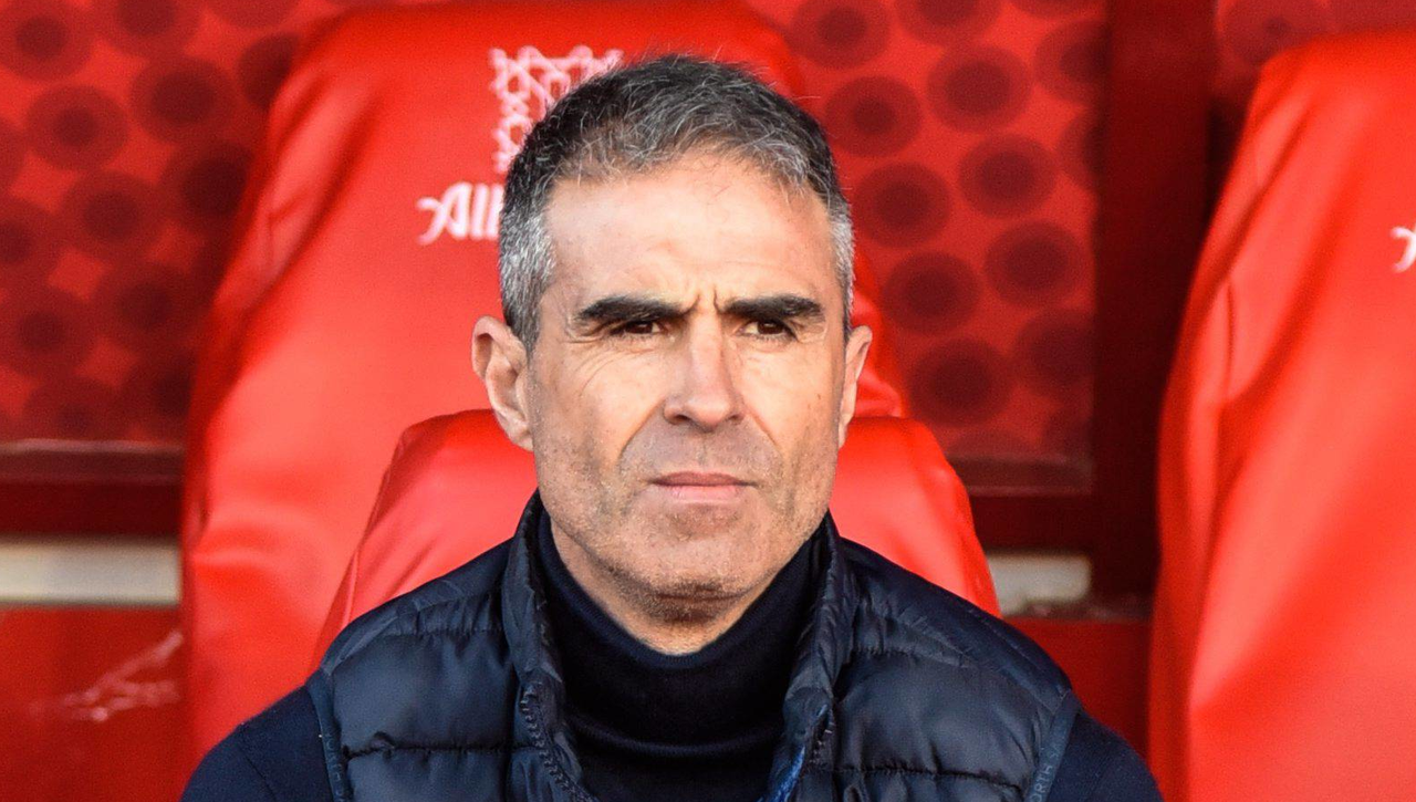 Gaizka Garitano le muestra su apoyo a Carlos Fernández